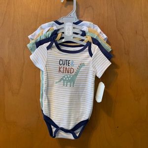 🎉HP🎉New 3-6 Months 6-9 Months Grow With Me Dinosaur Onesie Set